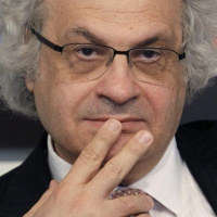 Entrevista a Amin Maalouf en Página Dos - Un sillón que mira al Sena (Alianza)