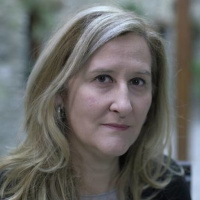 Entrevista a Luz Gabás en Página Dos - Como fuego en el hielo (Planeta)