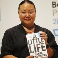 Entrevista a Hanya Yanagihara en Página Dos - Tan poca vida (Lumen)