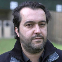 Entrevista a Álvaro Colomer en Página Dos - Aunque caminen por el valle de la muerte (Literatura Random House)