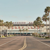 154: Live From Derby Lane - Dan Talks Radio, Wacky People, New England, High Card Flush 03-16-2019