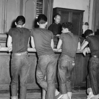 Jeansmodeller kommer och går men denim består