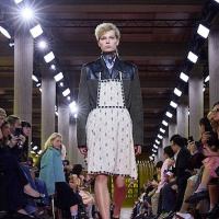 Förklädet – traditionell kvinnofälla eller trendig couture?