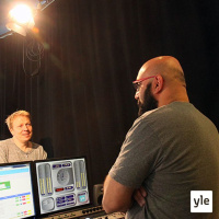 Aki Riihilahti: Jos me ei lueta kirjoja niin me hävitään