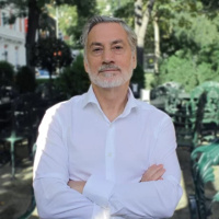 La filosofía española carece de sistemas propios de pensamiento, con Luis Castellanos, filósofo