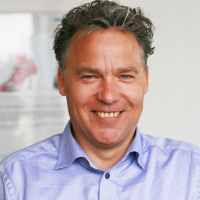 Sløje US nøgletal og rentepres trykker - mens spændingen stiger. Hør Johnny Bo Jacobsen