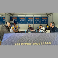 El macizo de Itxina, desde dentro: dos espeleólogos bucean en el interior del Parque Natural de Gorbeia