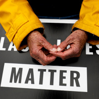 Resmaa Menakem writes to heal the racial divide in America