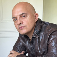 Entrevista a Bruno Galindo, autor de «Equilátera» (ESTO NO ES BERLÍN) 10-12-2022