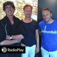 Himmelblå författare