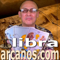 ♎️#LIBRA #TAROT♎️ Algo ocurre en la oscuridad 