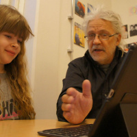 Allt för lite minoritetsspråk i skolan - alla håller med. / Aivan liian vähän minuriteettikieltä koulussa - kaikin sammaa mieltä.