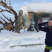 Elina Isaksson Kruukka om livet i en säsongsort, Jakob Granqvist om handgranaten, Bengt Pohjanen och Anders Emanuelsson amp Meänkielipeppi