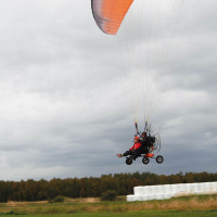 Paramotorflygning den nya flugan / Paramoottorilentäminen oon poppa sportti