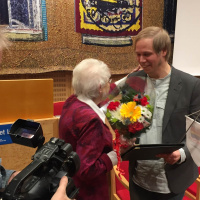 Rubus Arcticus-stipendiaten David Väyrynen, historieforskaren Matti Enbuske, kvänen Osvald Josefsen, Yupin Hitti vai Huti, meänkielipeppi