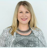 DLG285 Shirley Weir and Dr. Lisa discuss how to change the perception of menopause to be normal/more modern/sexier.