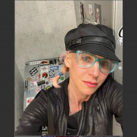 DLG302 Holly DeRito talks about the connection between training dogs and being a Dominatrix.