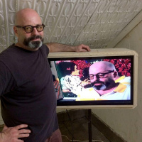 DLG1642_Dr. Lisa brings artist David Kramer to tears.