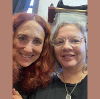 DLG335 Dr. Lisa thinks being one of seven children helped artist Beth Campbell room to develop her unique perception on the world.