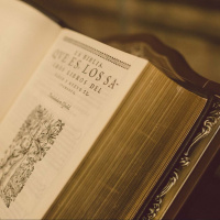 La primera biblia en castellano ¡fue un libro traducido en el exilio!