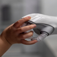 Marie Ka Ih - Schluss mit Gurkensalat: Roboter als Babysitter