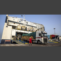 Sardegna, traversate “salate” per gli autotrasportatori - Cantieri in ferrovia, estate rovente per la logistica