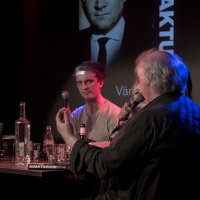 Lars Adaktusson ”Världens bästa story” (2011)