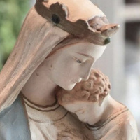 María es María, NO por discípula, sino por MADRE