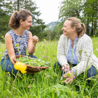 Köstliches Unkraut mit Elisabeth Hammersen und Veronika Halmbacher