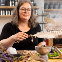 Heilende Schnäpse aus den Alpen mit Michaela Thöni-Kohler