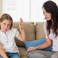 ¿Ser rígido o permisivo con mis hijos?