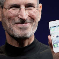 VIVA LA RADIO. La revolución espectral. Steve Jobs, historia de una manzana: Nada volverá a ser igual