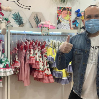 VIVA LA RADIO. Muchos comercios esperan a la próxima semana para abrir