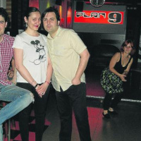 VIVA LA RADIO. Yo que soy una chica tan formal. Camarero de mi amor