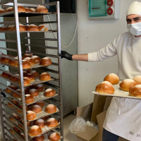 VIVA LA RADIO. Elaboración de las tortas de pan dormido en Cieza