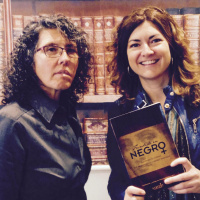 Al otro lado del libro: Fundido en Negro. Antología del mejor calibre criminal femenino