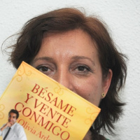 Al otro lado del libro: Novela romántica. Olivia Ardey, autora de Regálame París