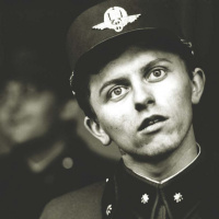 #224 Trenes rigurosamente vigilados (1966), de Jirí Menzel