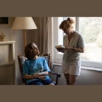 Kinótico en Onda Cero. Los pequeños amores y Por tus muertos llevan Málaga a las salas