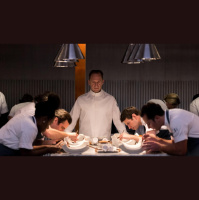 Territorio Kinótico 13 [01/12/2022]: El menú retorcido de Fiennes y el Suro de Vicky Luengo