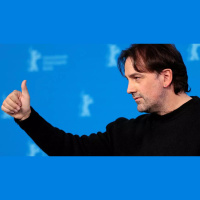 Isaki Lacuesta: Seguimos viviendo como si nuestra vida no fuera a cambiar nunca