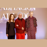 Kinótico 17/10/2024. La cartelera deja el paso libre a La habitación de al lado de Almodóvar