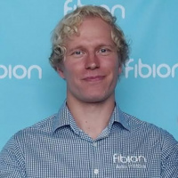 8.  Arto Pesola — Ylös tuolista! Arkiliikunta ja terveys.