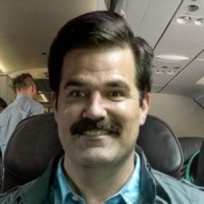 Podcast 2 Frikis Y 1 Murciano