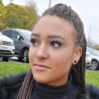 Vill du åka till Santorini och gå på dejt med Olivja?