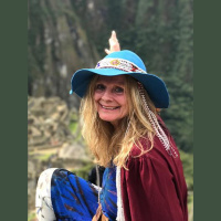 The with Guest Linda Wolf - The Spirit of the Wolf: Walking the Path of The Visionary.