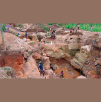 Punta Norte: El coltán de los móviles, intrahistoria de una pesadilla