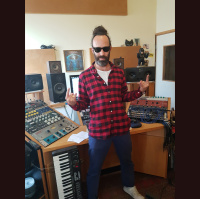 Episode 7 – Tamir Muskat (Rock, World, Electronic) תמיר מוסקט