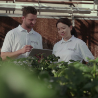 FoA 397: Can These Greenhouse Robots Grow The Best Strawberries in the World?