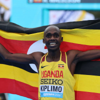 En teenager smadrer alle ved verdensmesterskabet